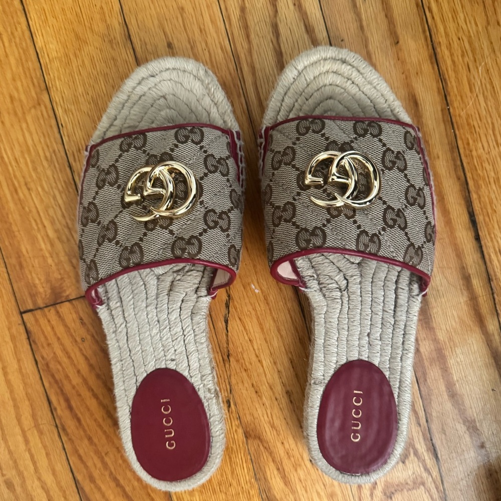Gucci Beige and Burgundy Espadrille Slides